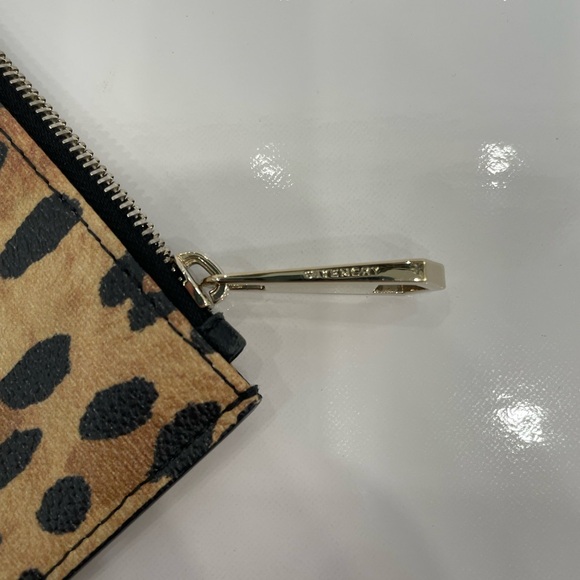 Givenchy leopard print envelope clutch - Picture 3 of 9
